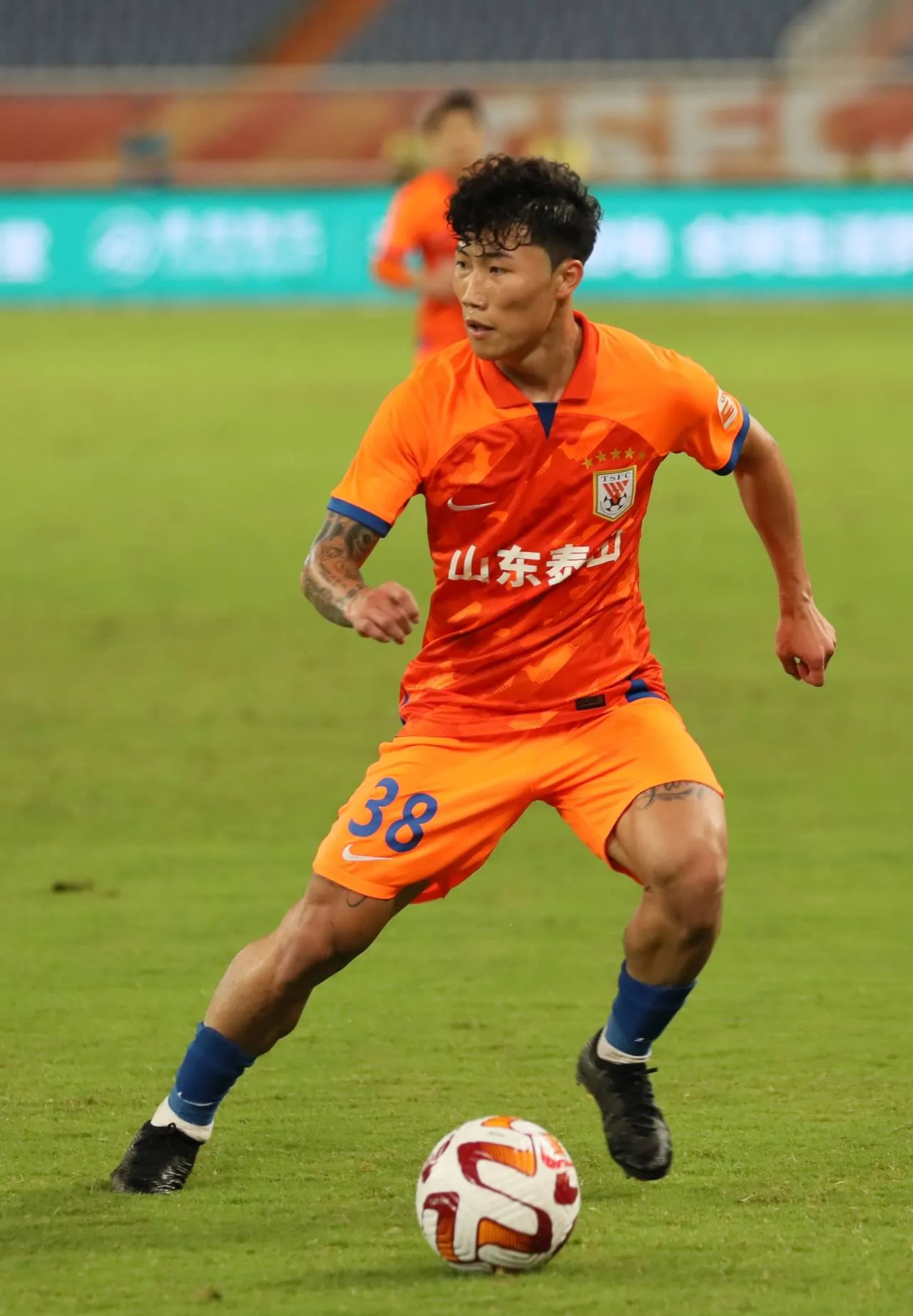 星空体育官网下载入口-里程碑夜！山东泰山伤情更新，足总杯赛后刷纪录，压力陡增，数据趋势出现新变化的简单介绍