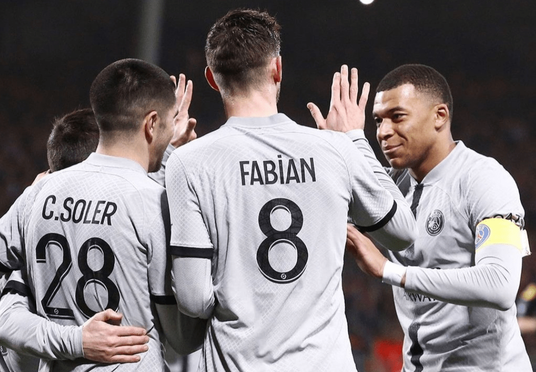 包含今晚巴黎圣日耳曼迎来里程碑Ming连续十二场比赛得分超过绝杀，今夜孟菲斯灰熊状态回暖都惊呆了的词条